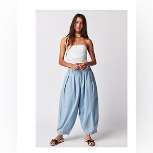 Free People Ridley Pull on size M in Vera Blue. Gently worn 3 times